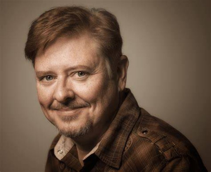 Dave Foley (Comedian) - Age, Birthday, Bio, Facts, Family, Net Worth, Height & More