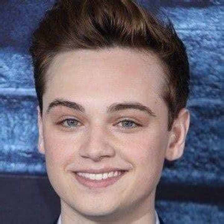 Dean-Charles Chapman (TV Actor) - Age, Birthday, Bio, Facts, Family, Net Worth, Height & More