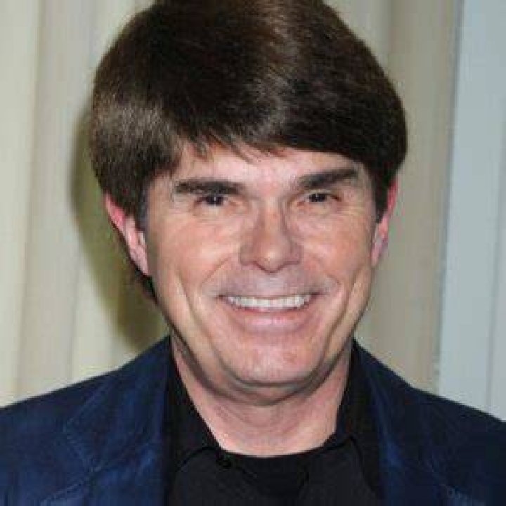 Dean Koontz (Novelist) - Age, Birthday, Bio, Facts, Family, Net Worth, Height & More