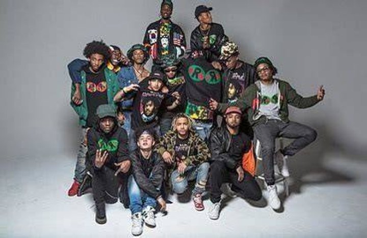 Dessy Hinds (Rapper) - Age, Birthday, Bio, Facts, Family, Net Worth, Height & More