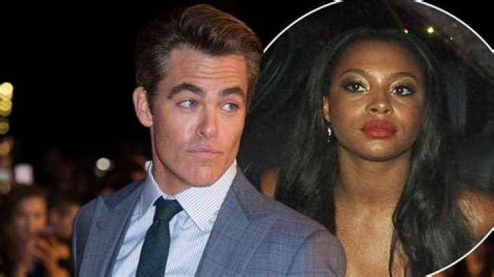 Did Samira actually date Chris Pine?