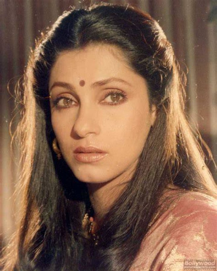 Dimple Kapadia (Movie Actress) - العمر ، تاريخ الميلاد ، السيرة الذاتية ، الحقائق ، الأسرة ، صافي الثروة ، الطول والمزيد