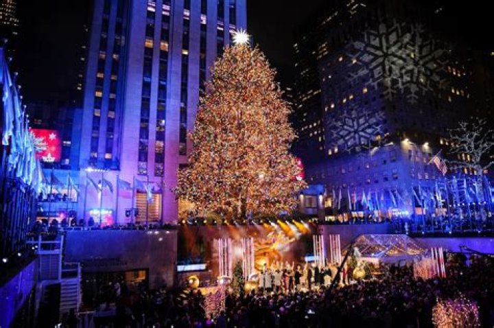 Do you need a ticket to see the Rockefeller tree?