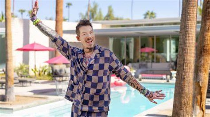 Does David from my lottery dream house drink alcohol?