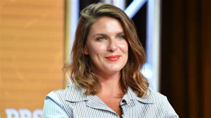 Does Vivian Howard still have her restaurant?