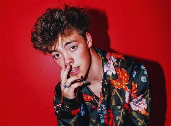 Does Zach Herron have a GF 2019?