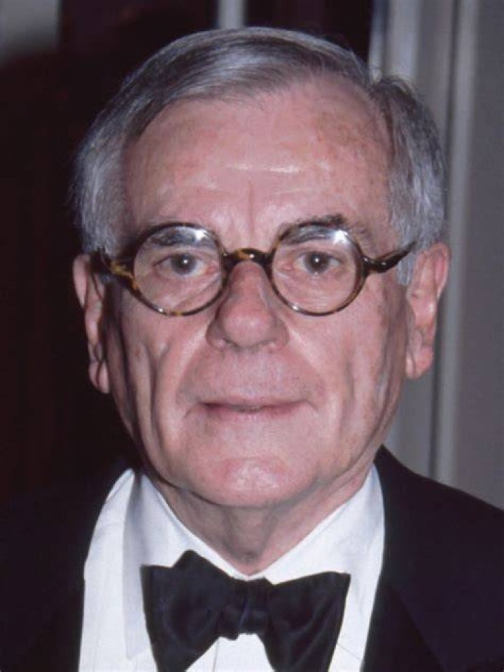 Dominick Dunne (Film Producer) - Age, Birthday, Bio, Facts, Family, Net Worth, Height & More