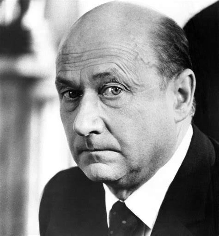 Donald Pleasence (Movie Actor) - Age, Birthday, Bio, Facts, Family, Net Worth, Height & More