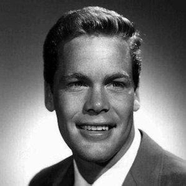 Doug McClure (TV Actor) - Age, Birthday, Bio, Facts, Family, Net Worth, Height & More