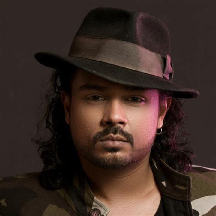 Dushyanth Weeraman (World Music Singer) - Age, Birthday, Bio, Facts, Family, Net Worth, Height & More