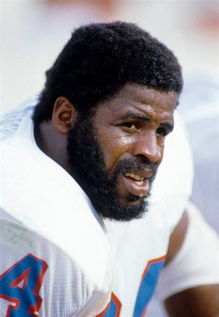 Earl Campbell (Football Player) - Age, Birthday, Bio, Facts, Family, Net Worth, Height & More