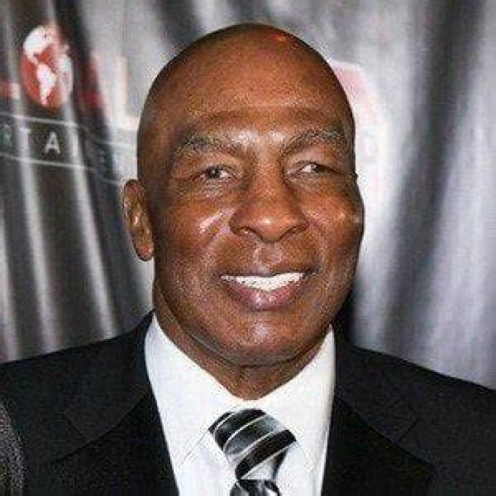 Earnie Shavers (Boxer) - Age, Birthday, Bio, Facts, Family, Net Worth, Height & More