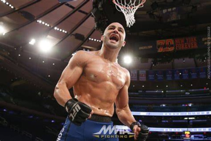 Eddie Alvarez (MMA Fighter) - Age, Birthday, Bio, Facts, Family, Net Worth, Height & More