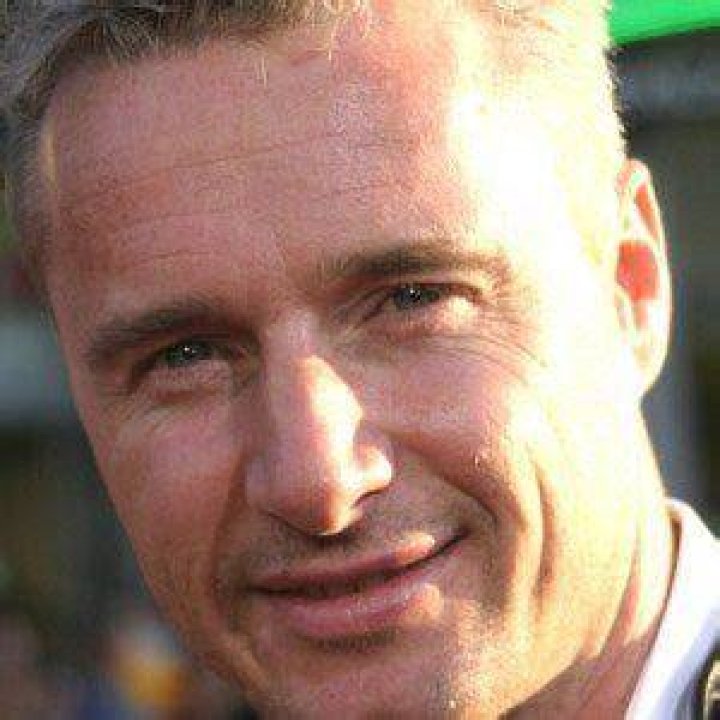 Eddie Irvine (Race Car Driver) - Age, Birthday, Bio, Facts, Family, Net Worth, Height & More