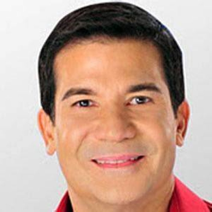 Edu Manzano (Game Show Host) - Age, Birthday, Bio, Facts, Family, Net Worth, Height & More