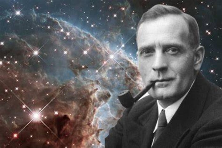 Edwin Hubble (Astronomer) - Age, Birthday, Bio, Facts, Family, Net Worth, Height & More