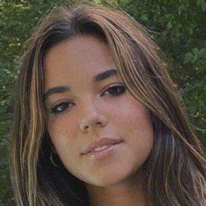 Ella Mendelsohn (TikTok Star) - Age, Birthday, Bio, Facts, Family, Net Worth, Height & More