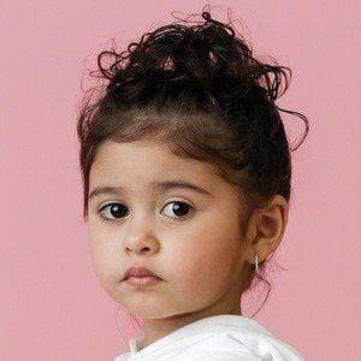 Elle McBroom (YouTube Star) - Age, Birthday, Bio, Facts, Family, Net Worth, Height & More