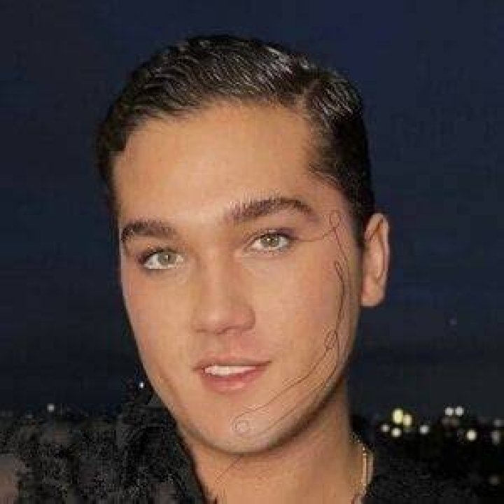 Emilio Ramos Mejia (TikTok Star) - Age, Birthday, Bio, Facts, Family, Net Worth, Height & More