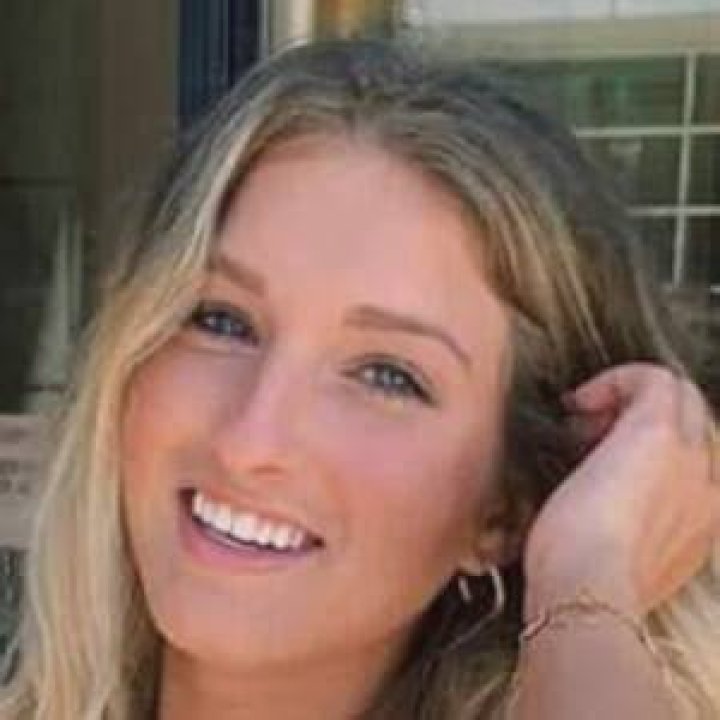 Emma Broyles (TikTok Star) - Age, Birthday, Bio, Facts, Family, Net Worth, Height & More