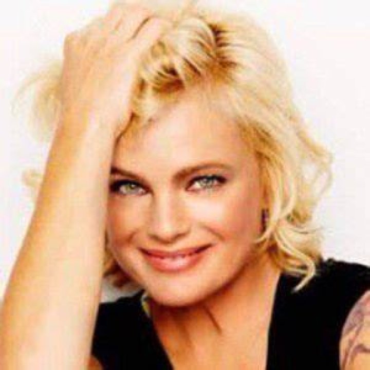 Erika Eleniak (TV Actress) - Age, Birthday, Bio, Facts, Family, Net Worth, Height & More