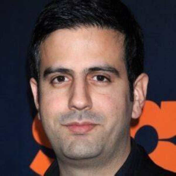 Farhad Safinia (Screenwriter) - Age, Birthday, Bio, Facts, Family, Net Worth, Height & More