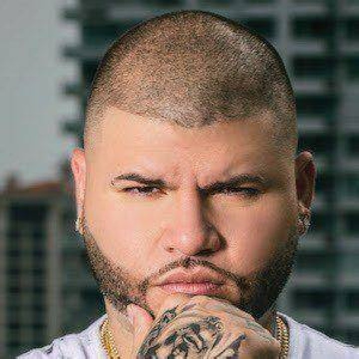 Farruko (Reggaeton Singer) - Age, Birthday, Bio, Facts, Family, Net Worth, Height & More