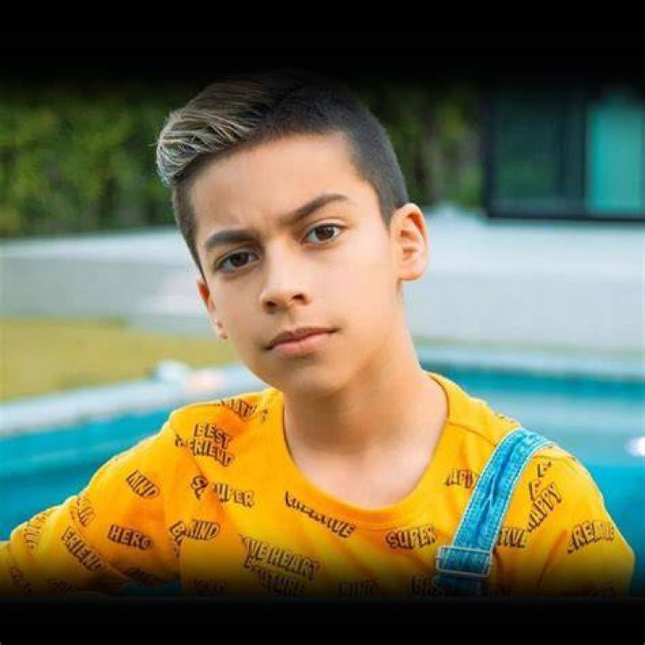 Ferran The Fashion King (Instagram Star) - Age, Birthday, Bio, Facts, Family, Net Worth, Height & More