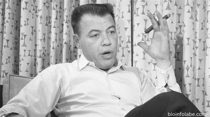 Frank Sutton (TV Actor) - Age, Birthday, Bio, Facts, Family, Net Worth, Height & More