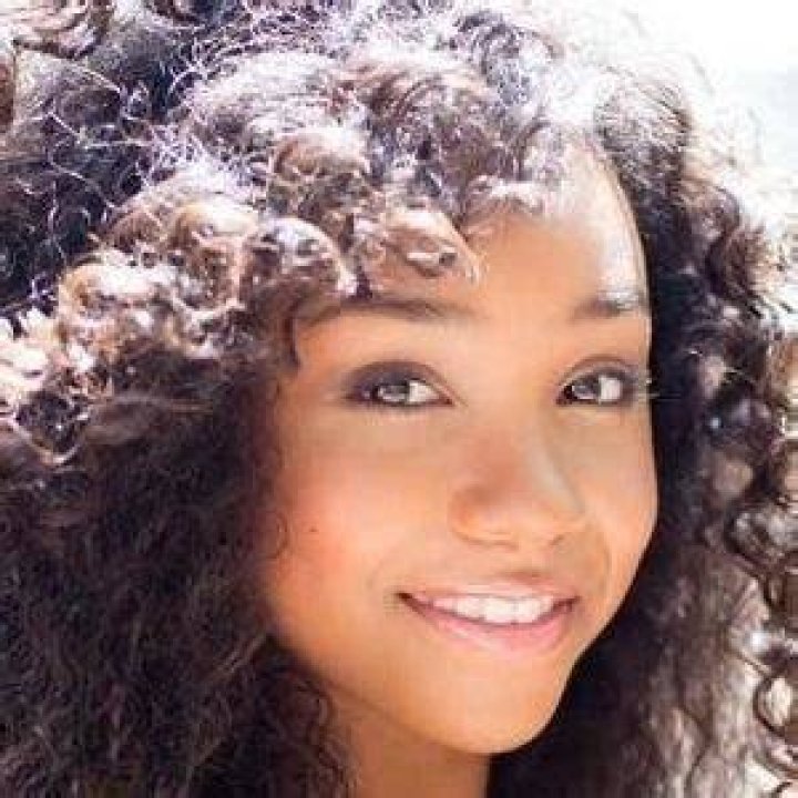 Genneya Walton (Dancer) - Age, Birthday, Bio, Facts, Family, Net Worth, Height & More