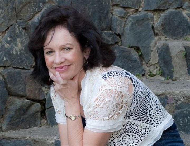 Gennifer Choldenko (Children's Author) - Age, Birthday, Bio, Facts, Family, Net Worth, Height & More