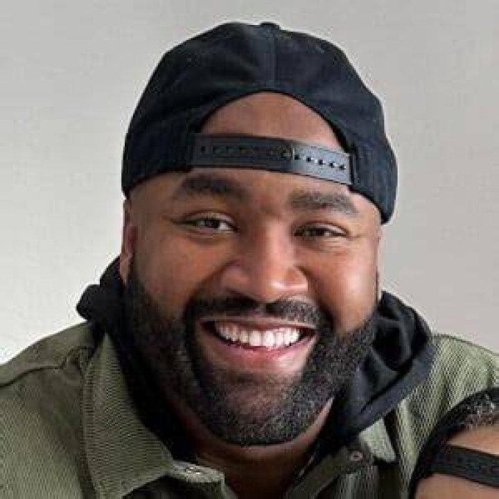Gerard Fluellen (YouTube Star) - Age, Birthday, Bio, Facts, Family, Net Worth, Height & More