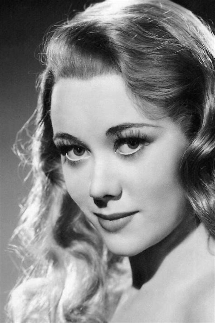 Glynis Johns (Movie Actress) - Age, Birthday, Bio, Facts, Family, Net Worth, Height & More