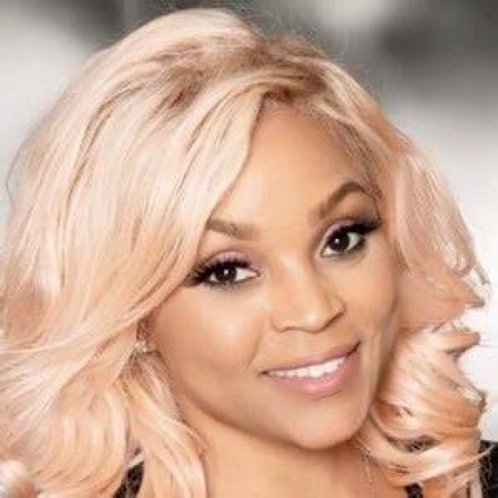 Gocha Hawkins (Stylist) - Age, Birthday, Bio, Facts, Family, Net Worth, Height & More