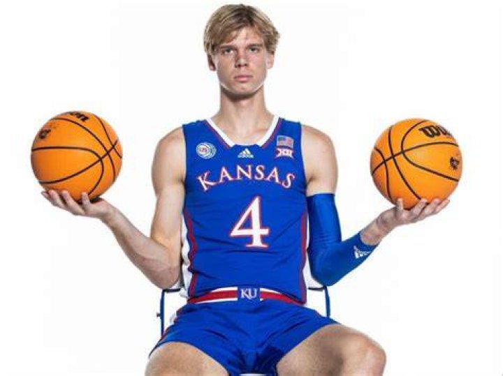 Gradey Dick (Basketball Player) - Age, Birthday, Bio, Facts, Family, Net Worth, Height & More