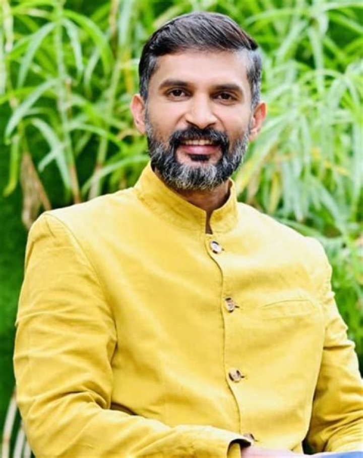 Gray Davis (Politician) - Age, Birthday, Bio, Facts, Family, Net Worth, Height & More