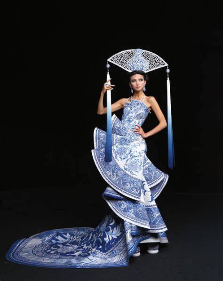 Guo Pei (Fashion Designer) - Age, Birthday, Bio, Facts, Family, Net Worth, Height & More