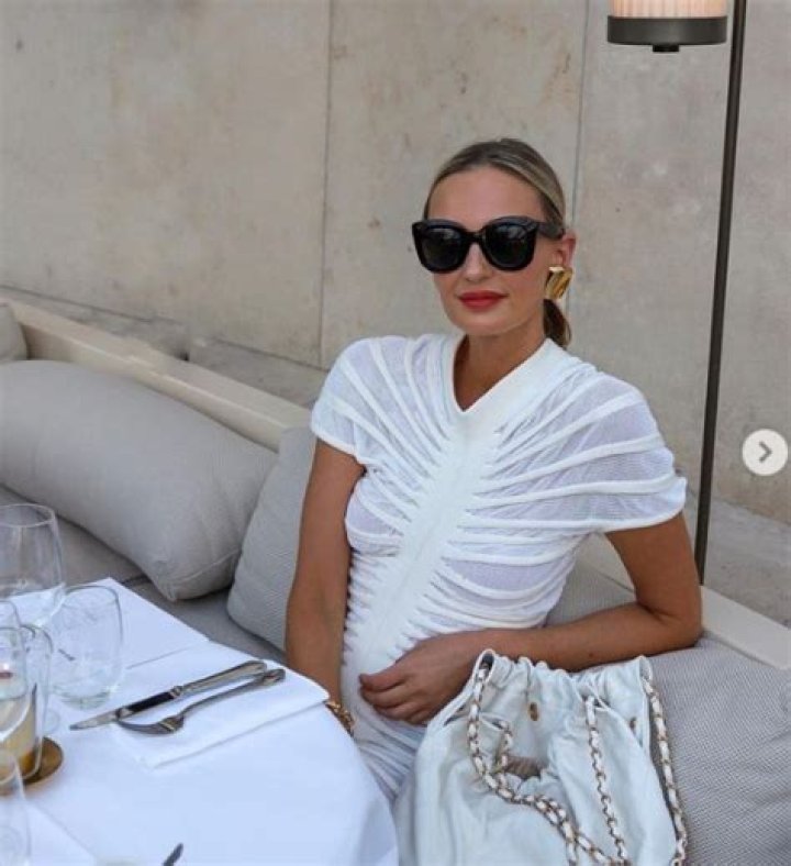 Hannah Strafford-Taylor (Blogger) - Age, Birthday, Bio, Facts, Family, Net Worth, Height & More