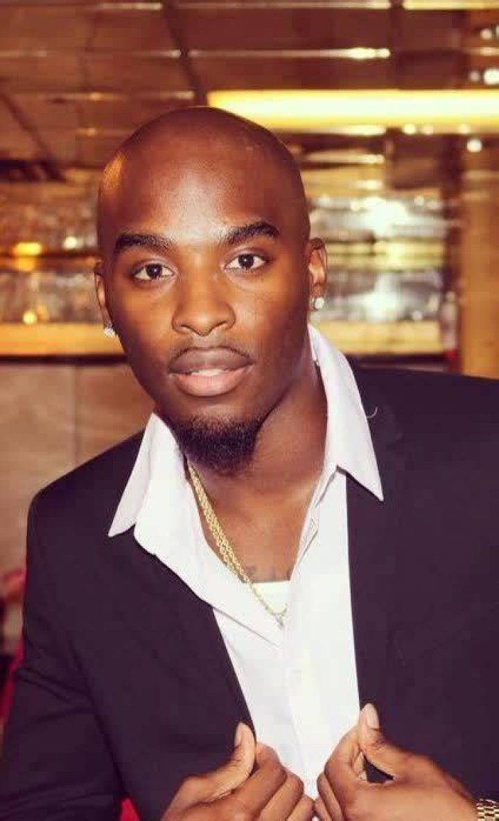 Hitman Holla (Rapper) - Age, Birthday, Bio, Facts, Family, Net Worth, Height & More