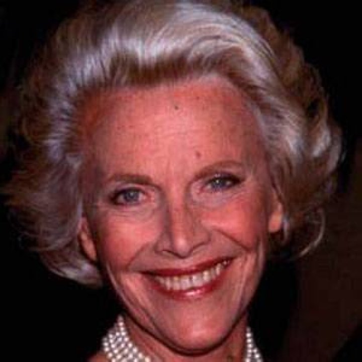 Honor Blackman (Movie Actress) - Age, Birthday, Bio, Facts, Family, Net Worth, Height & More