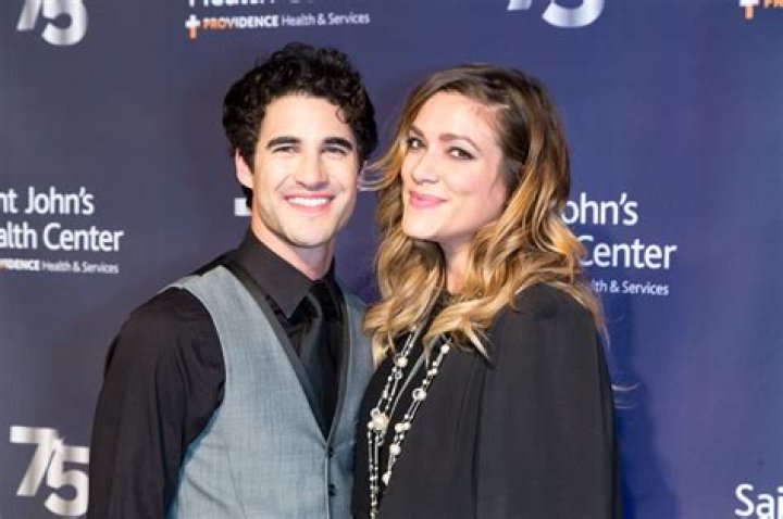 How did Darren Criss meet Mia Swier?