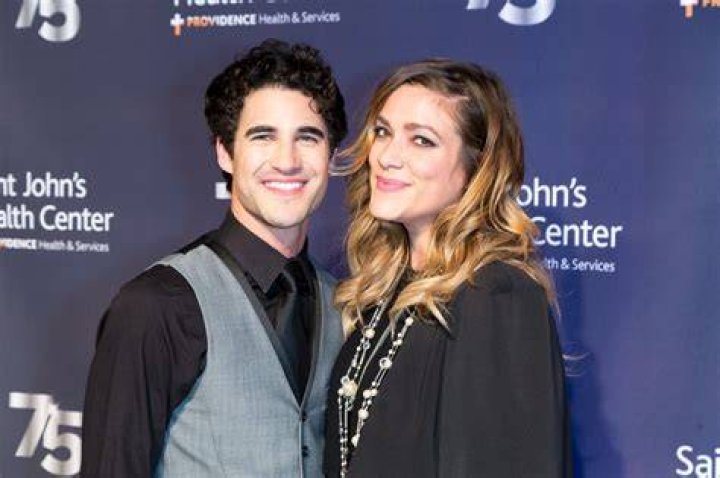 How did Darren Criss meet Mia Swier?