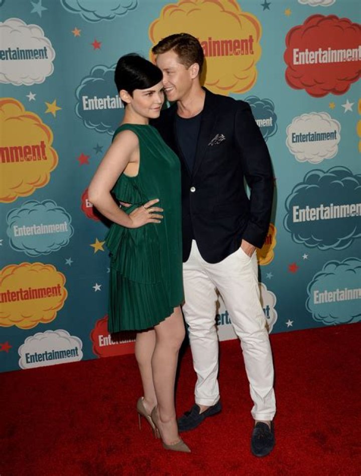 How did Ginnifer and Josh meet?