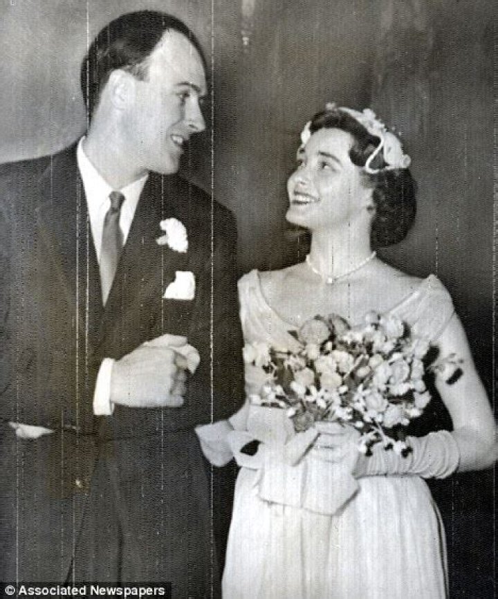 How did Roald Dahl meet his wife?