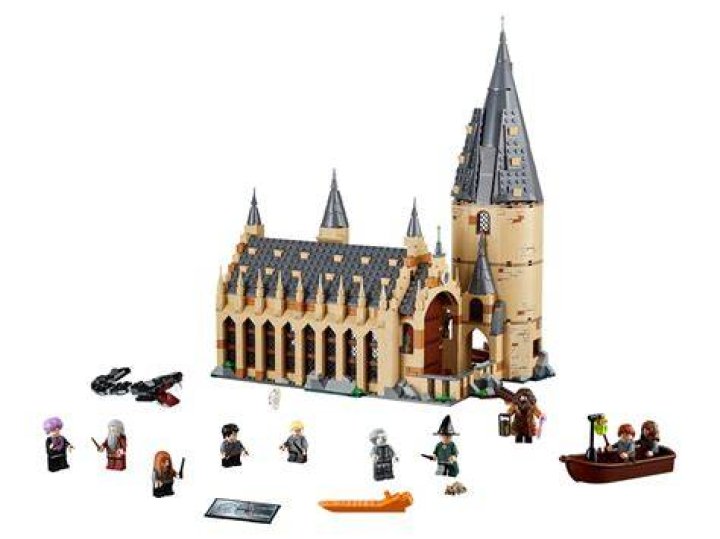 How many bags are in Lego Hogwarts Great Hall?