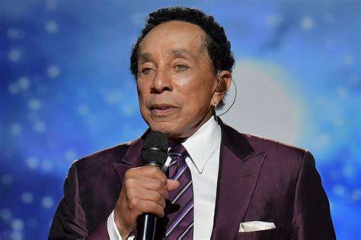 How rich is Smokey Robinson?