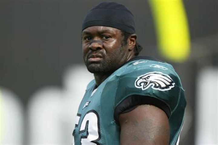 Hugh Douglas (Football Player) - Age, Birthday, Bio, Facts, Family, Net Worth, Height & More