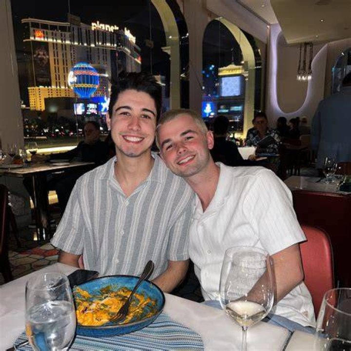 Hunter Geurink (Instagram Star) - Age, Birthday, Bio, Facts, Family, Net Worth, Height & More