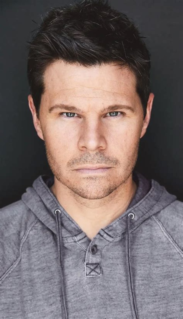 Ian Reed Kesler (TV Actor) - Age, Birthday, Bio, Facts, Family, Net Worth, Height & More