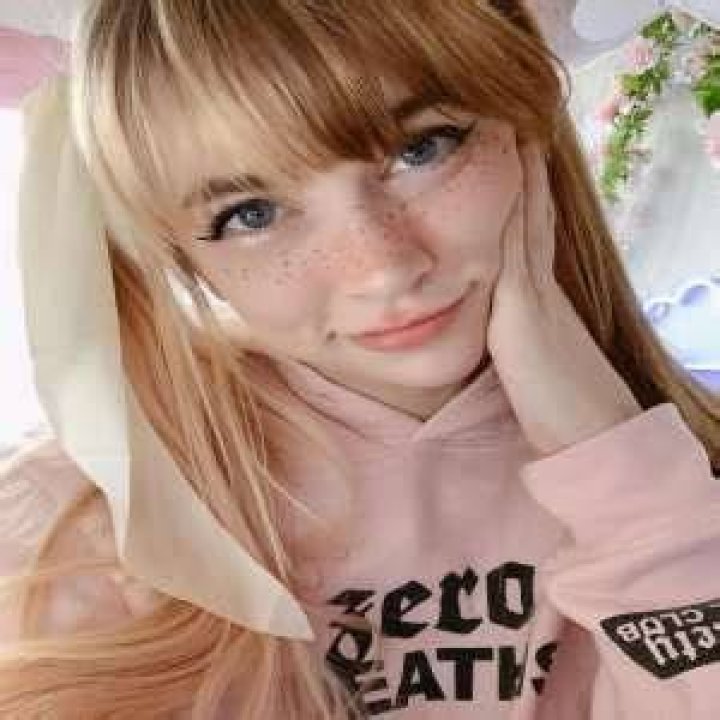 Indigo White (Instagram Star) - Age, Birthday, Bio, Facts, Family, Net Worth, Height & More